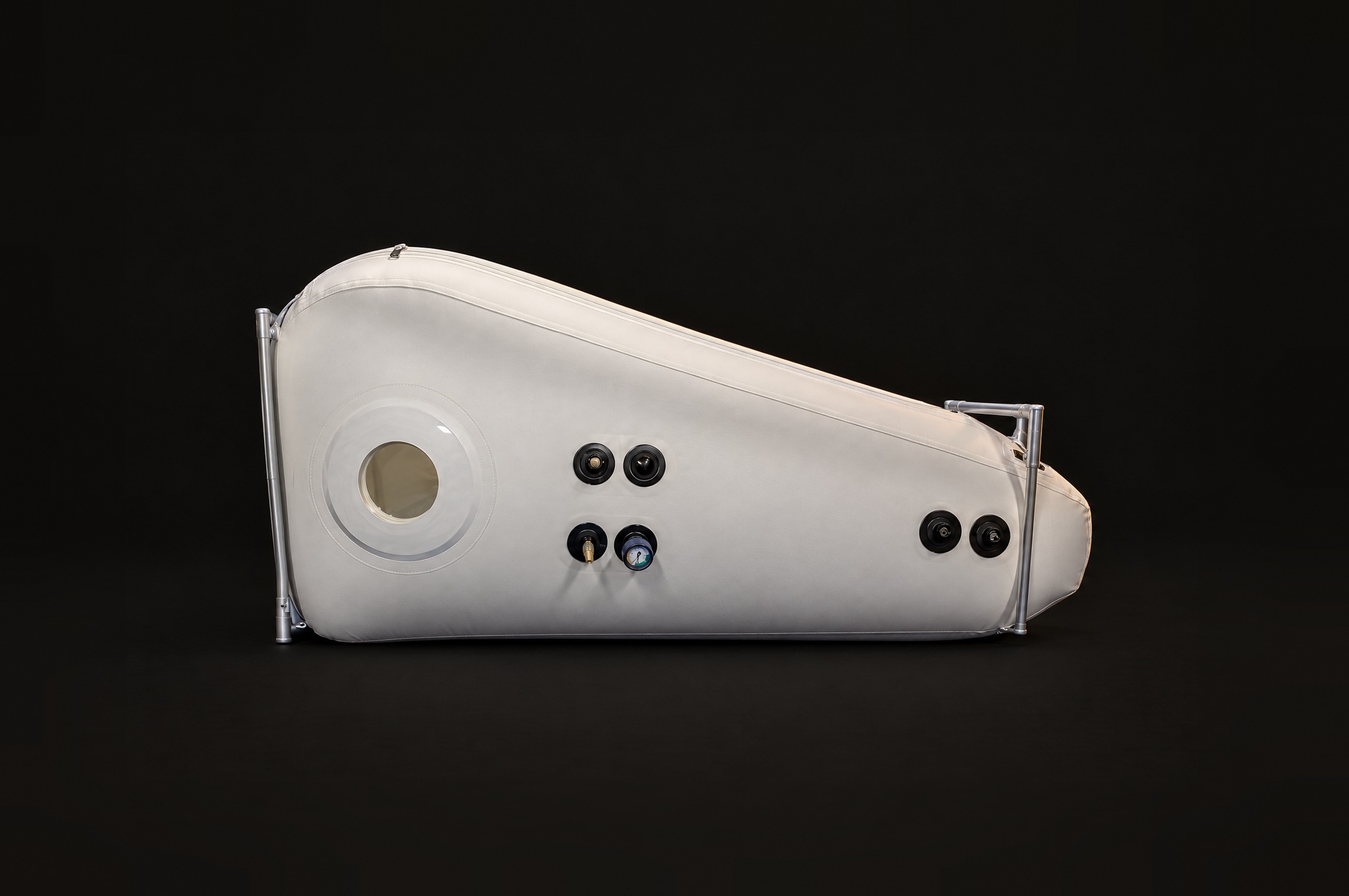 Newtowne Long Shoe hyperbaric chamber